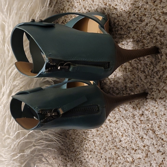 JOE'S Women Ankle Strap Zip Pointy Toe Teal High Heels Size 9 - Picture 2 of 4